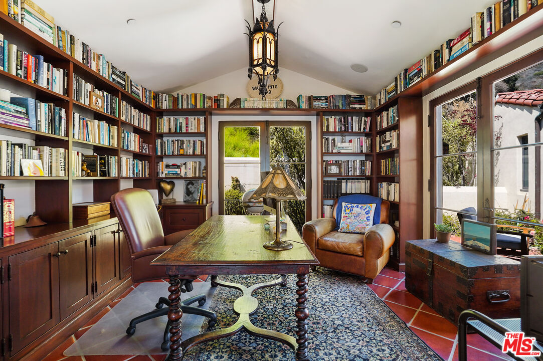 Malibu, California, 90265, United States, 3 Bedrooms Bedrooms, ,4 BathroomsBathrooms,Residential,For Sale,1846867