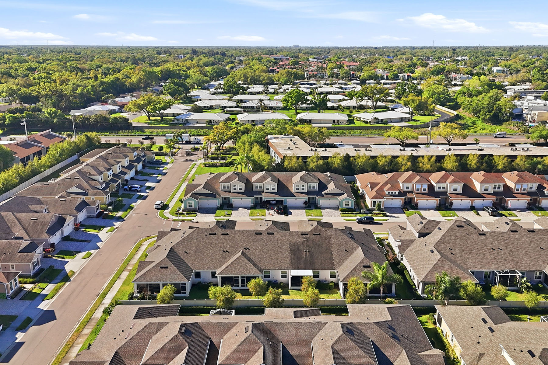  ENCLAVE/FRST LAKES - 物件實景