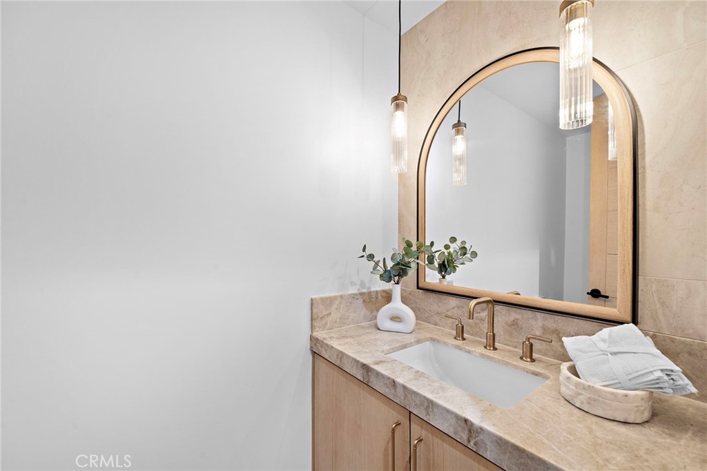 Newport Beach, California, 92660, United States, 4 Bedrooms Bedrooms, ,5 BathroomsBathrooms,Residential,For Sale,1942289