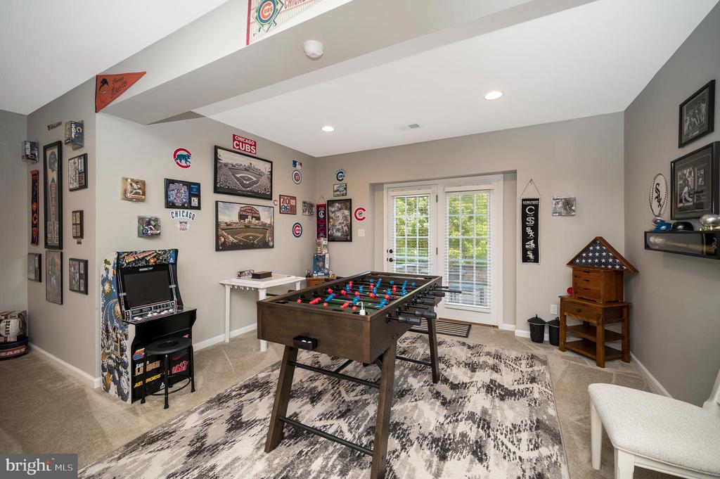 Fredericksburg, Virginia, 22406, United States, 5 Bedrooms Bedrooms, ,6 BathroomsBathrooms,Residential,For Sale,1981857