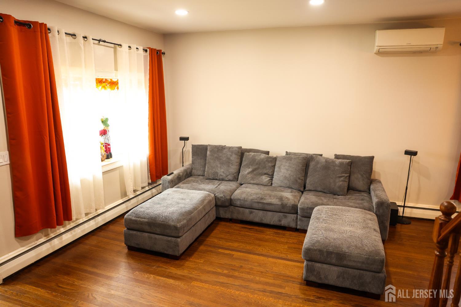 Fords, New Jersey, 08863, United States, 4 Bedrooms Bedrooms, ,2 BathroomsBathrooms,Residential,For Sale,2000605