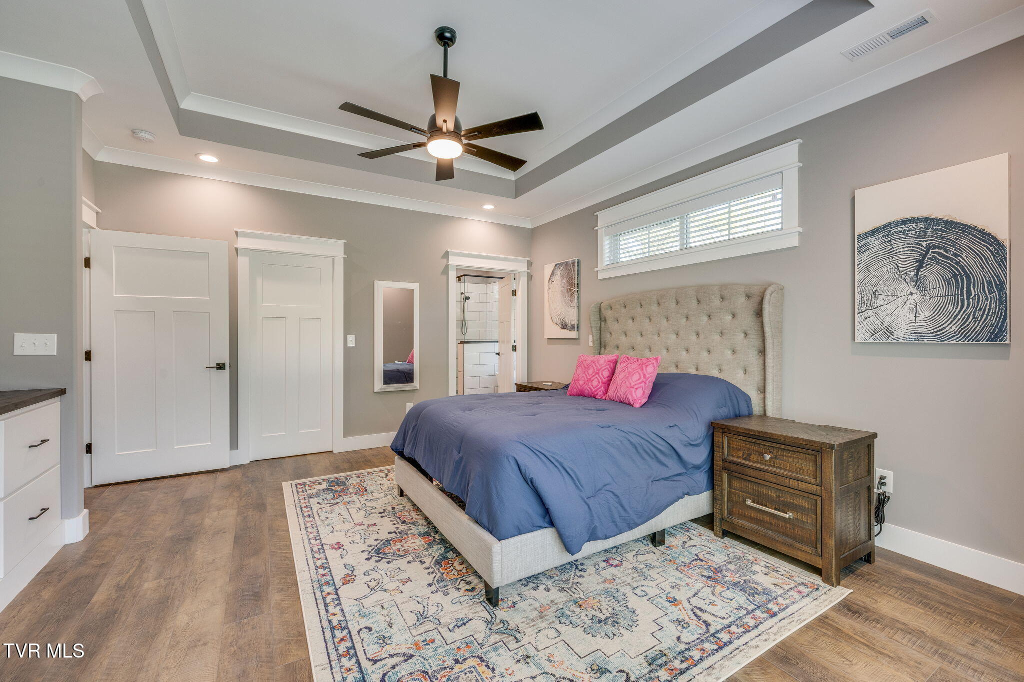 Dandridge, Tennessee, 37725, United States, 3 Bedrooms Bedrooms, ,4 BathroomsBathrooms,Residential,For Sale,2040308