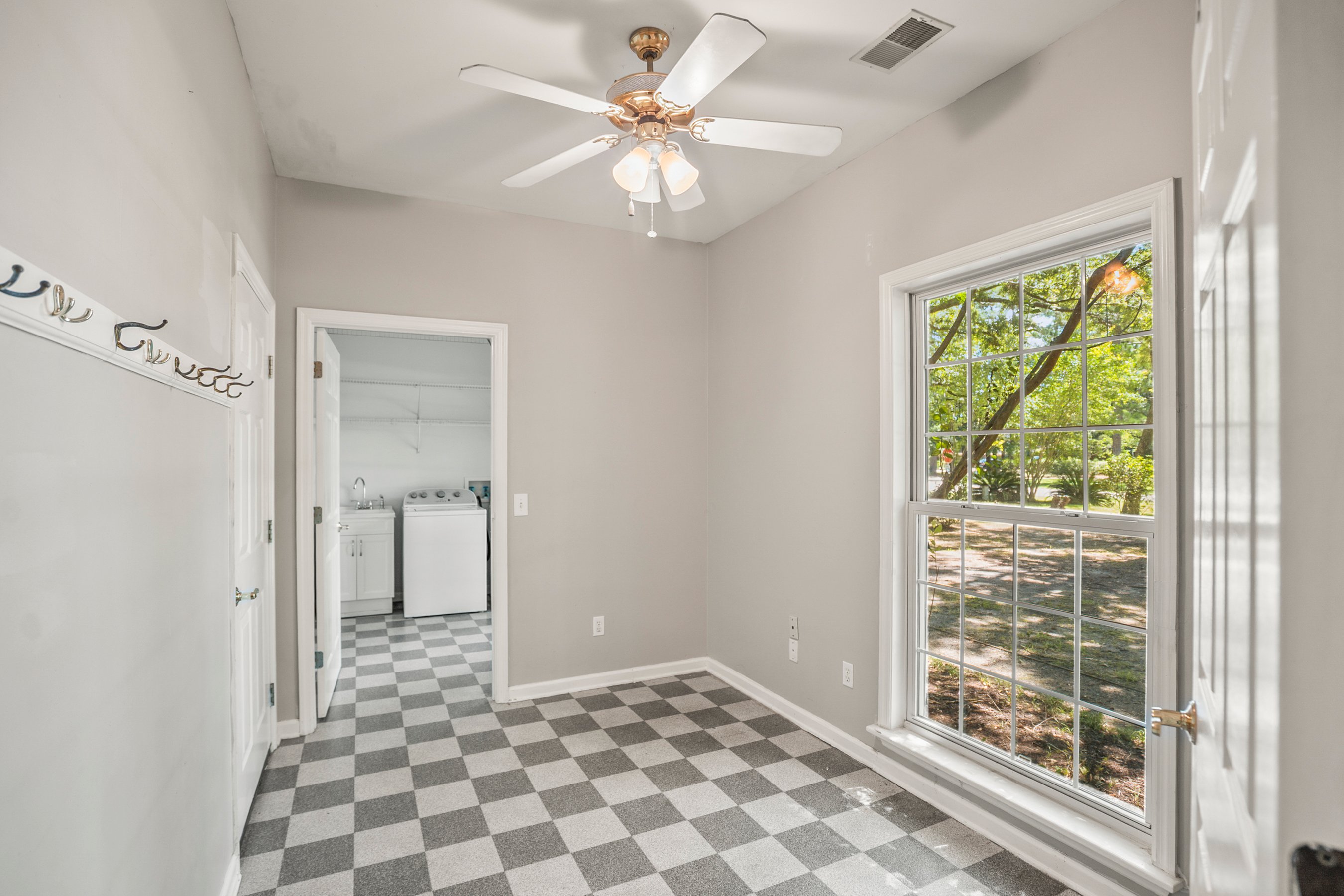 Beaufort, South Carolina, 29907, United States, 3 Bedrooms Bedrooms, ,2 BathroomsBathrooms,Residential,For Sale,1915207