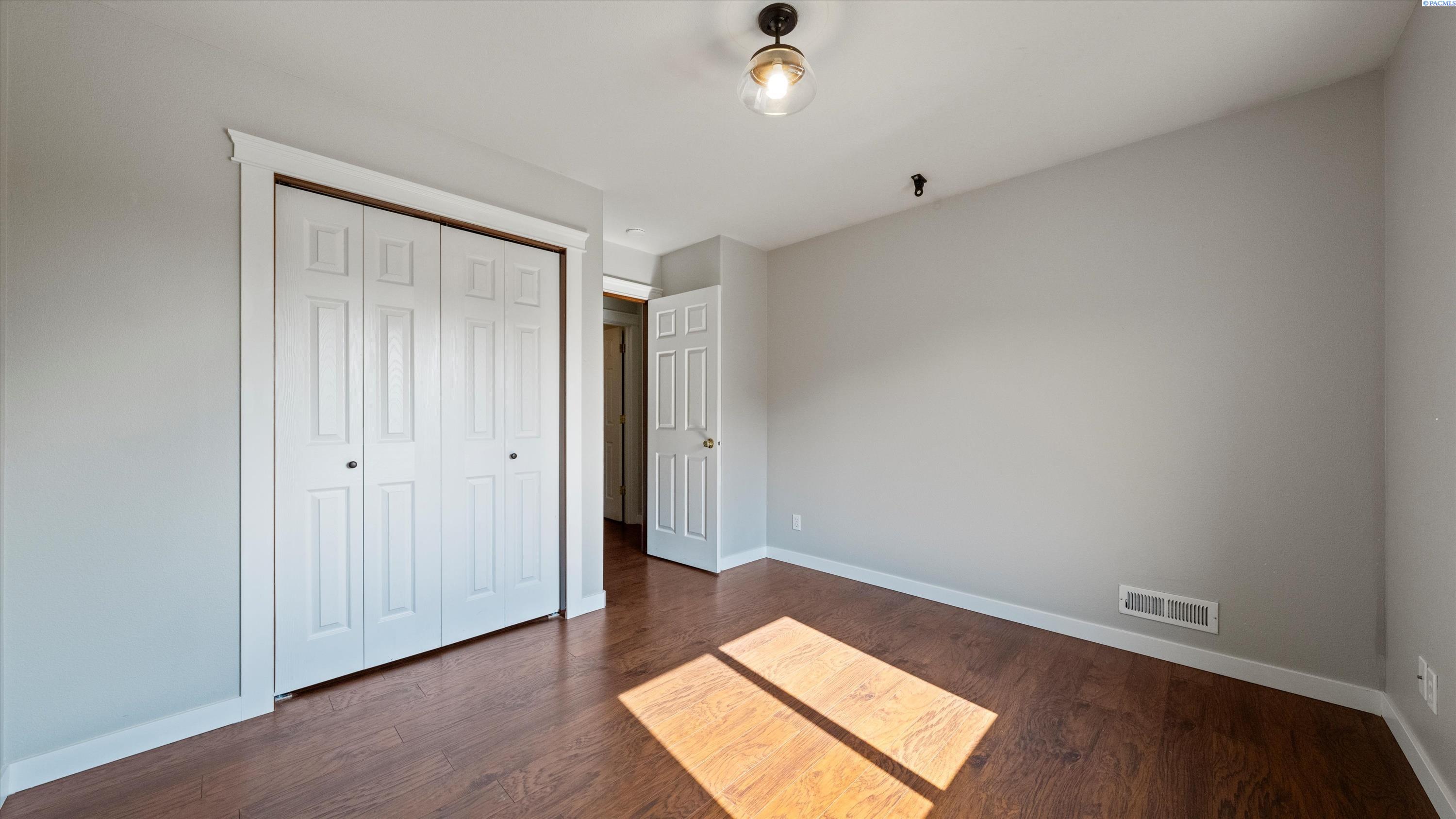 Pasco, Washington, 99301, United States, 4 Bedrooms Bedrooms, ,2 BathroomsBathrooms,Residential,For Sale,1956772