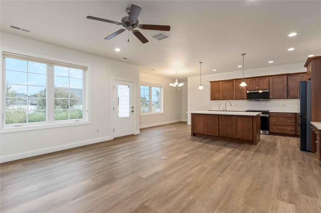 Billings, Montana, 59106, United States, 4 Bedrooms Bedrooms, ,3 BathroomsBathrooms,Residential,For Sale,1989883