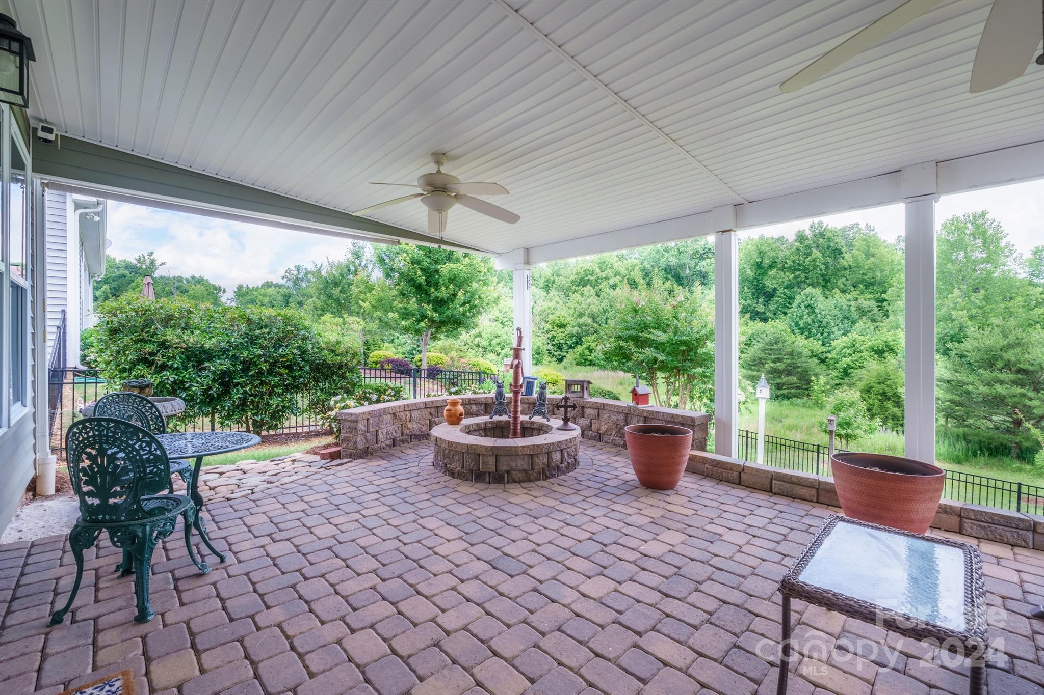 3406 Streamside Drive, Davidson, North Carolina, 28036, United States, 4 Bedrooms Bedrooms, ,3 BathroomsBathrooms,Residential,For Sale,3406 Streamside Drive,1628447