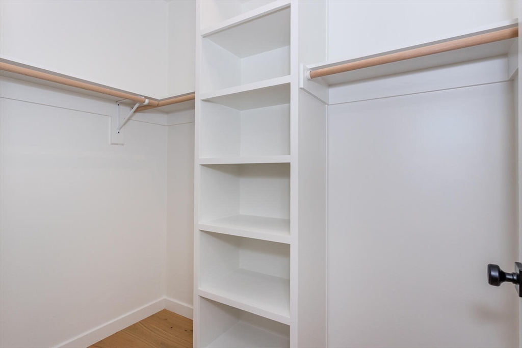 Needham, Massachusetts, 02494, United States, 5 Bedrooms Bedrooms, ,6 BathroomsBathrooms,Residential,For Sale,1991306