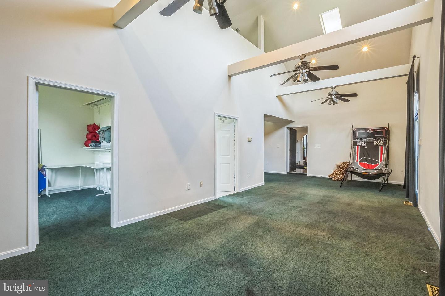 Wilmington, Delaware, 19805, United States, 6 Bedrooms Bedrooms, ,4 BathroomsBathrooms,Residential,For Sale,1940653