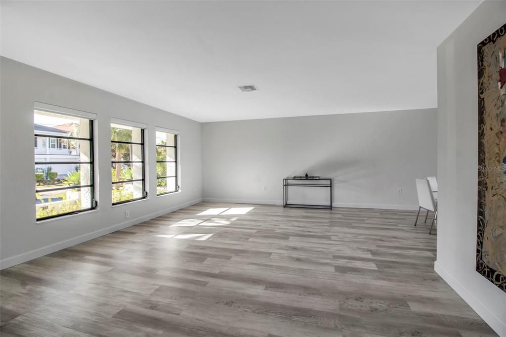 Sarasota, Florida, 34231, United States, 3 Bedrooms Bedrooms, ,2 BathroomsBathrooms,Residential,For Sale,1988164