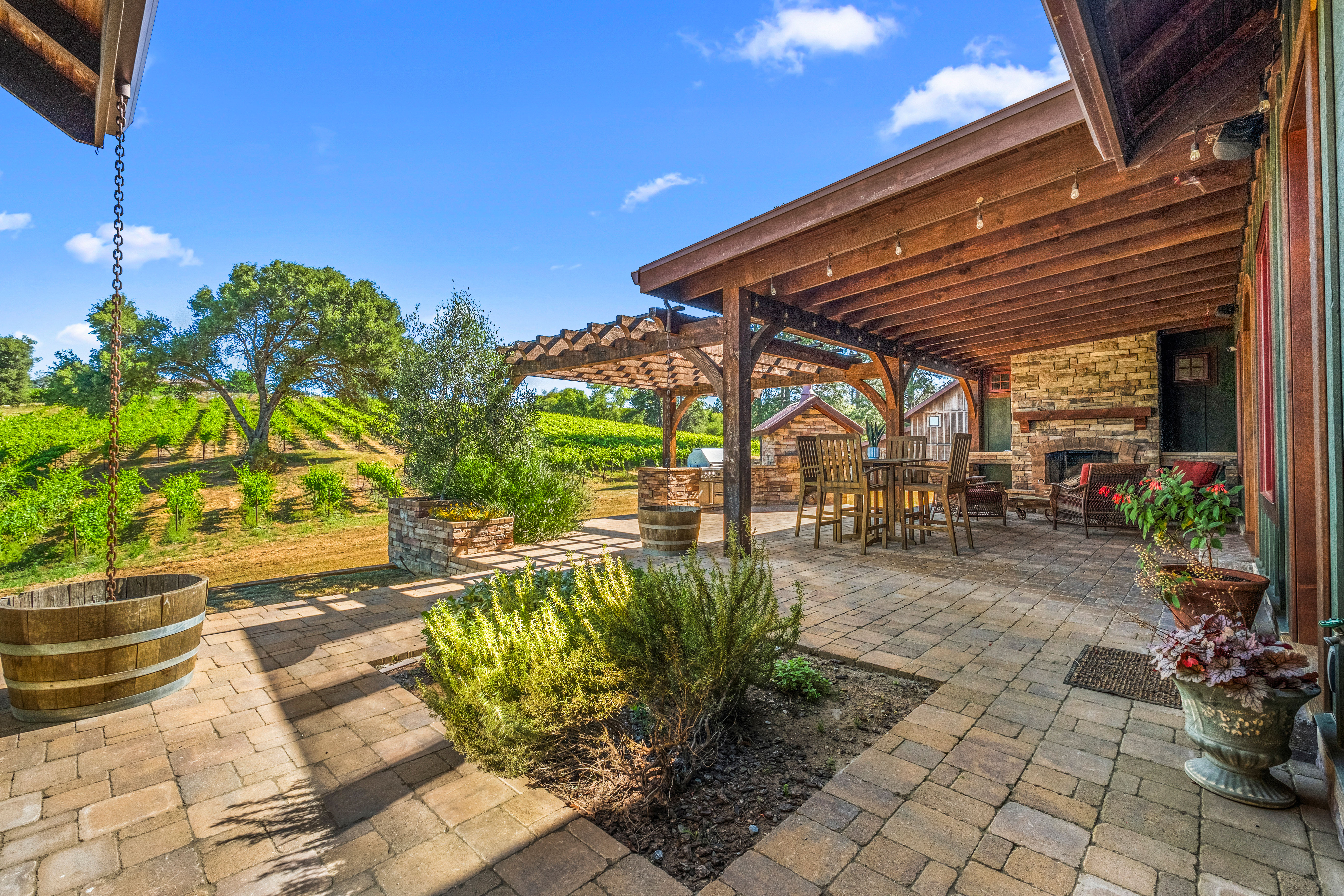  7330 Perry Creek Road, Somerset, CA 95684 - 物件實景