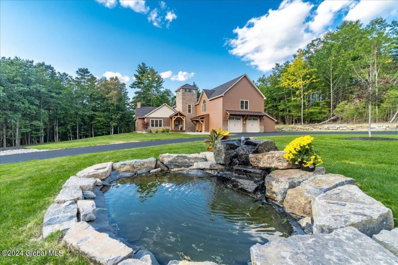 Queensbury, New York, 12804, United States, 3 Bedrooms Bedrooms, ,4 BathroomsBathrooms,Residential,For Sale,1986274