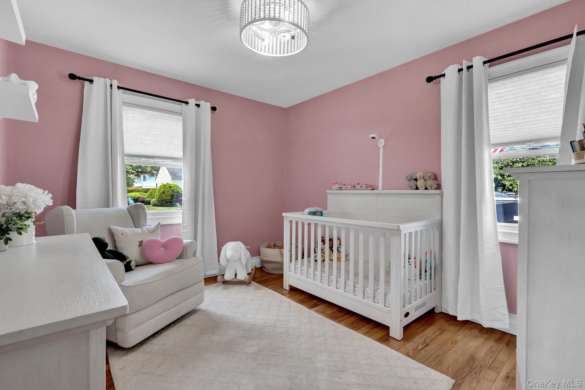  31 Locust Avenue E, Farmingdale, NY, 11735 - 物件實景