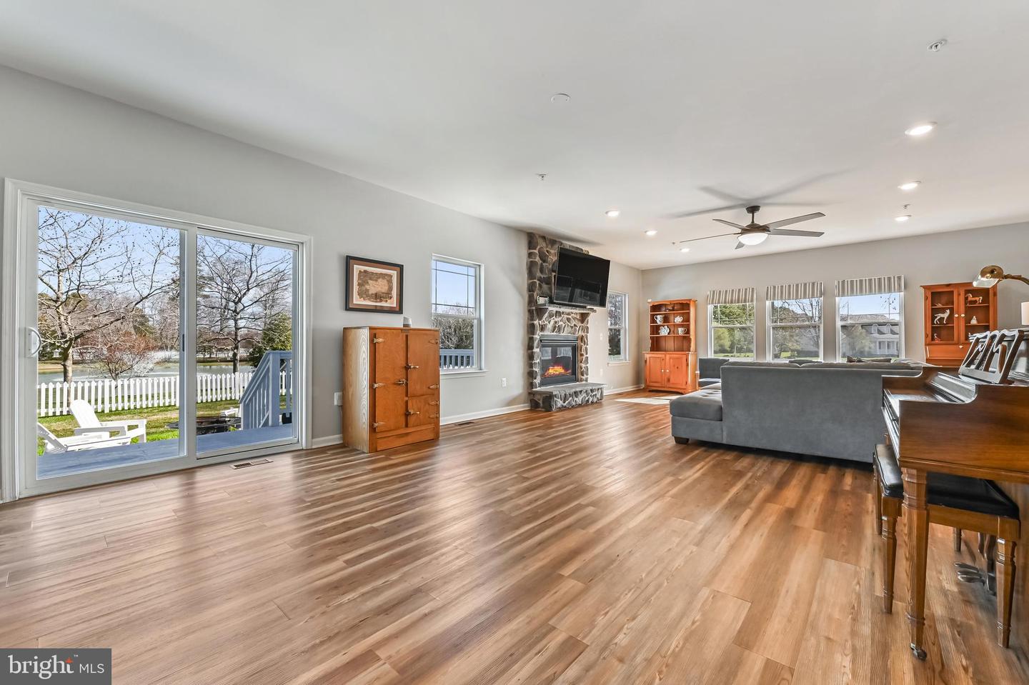 Tilghman, Maryland, 21671, United States, 5 Bedrooms Bedrooms, ,4 BathroomsBathrooms,Residential,For Sale,1753094