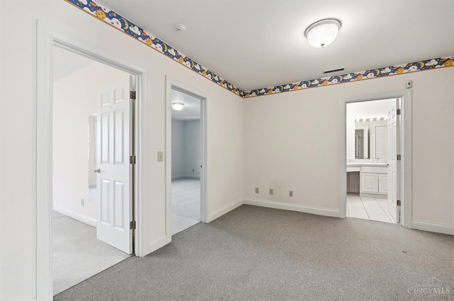 Anderson Twp, Ohio, 45230, United States, 5 Bedrooms Bedrooms, ,6 BathroomsBathrooms,Residential,For Sale,1988245