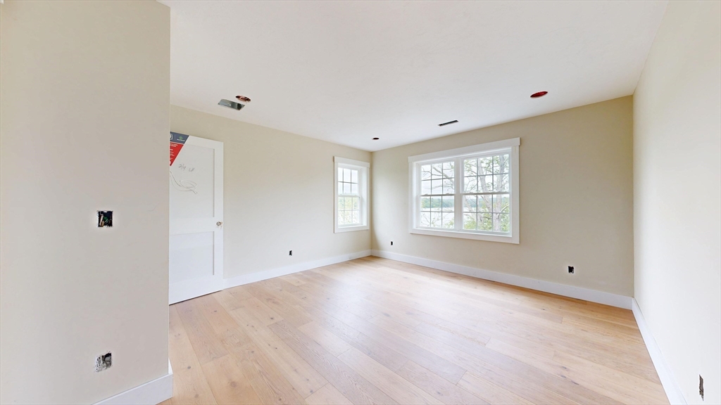 Worcester, Massachusetts, 01606, United States, 2 Bedrooms Bedrooms, ,2 BathroomsBathrooms,Residential,For Sale,1876220
