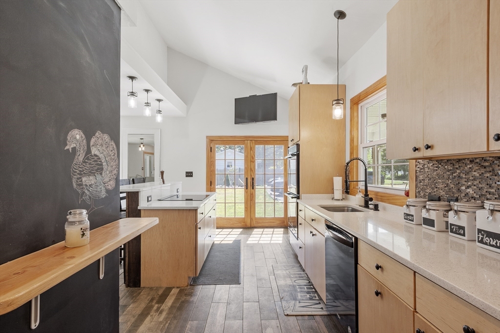 Framingham, Massachusetts, 01701, United States, 4 Bedrooms Bedrooms, ,3 BathroomsBathrooms,Residential,For Sale,1939196