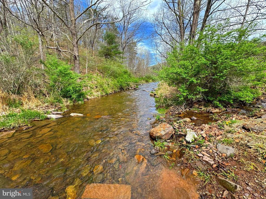 RIO, West Virginia, 26755, United States, 4 Bedrooms Bedrooms, ,2 BathroomsBathrooms,Residential,For Sale,1793735