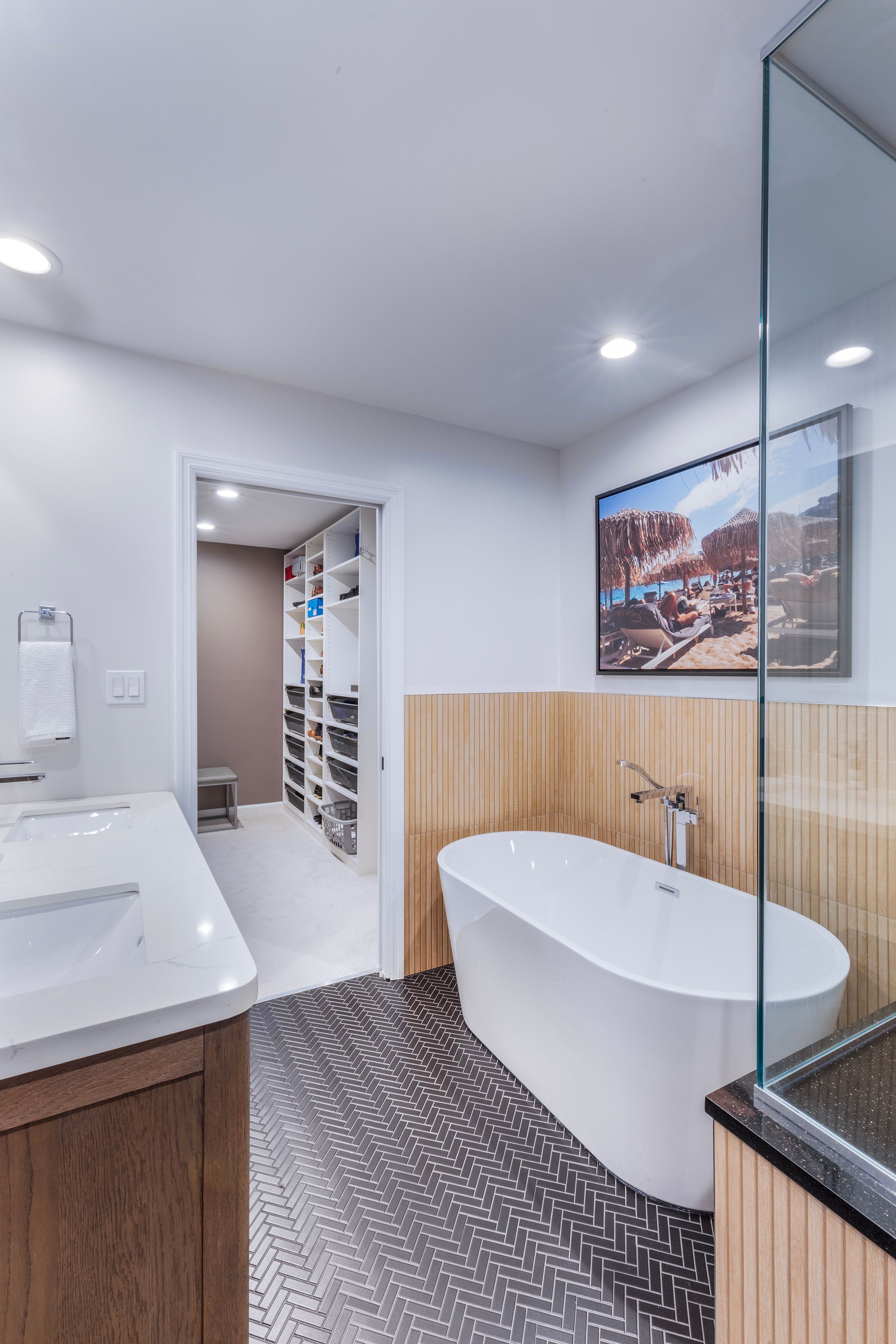  Elegant Corner Lot Home with Modern Luxury and Stunning Details - 物件實景