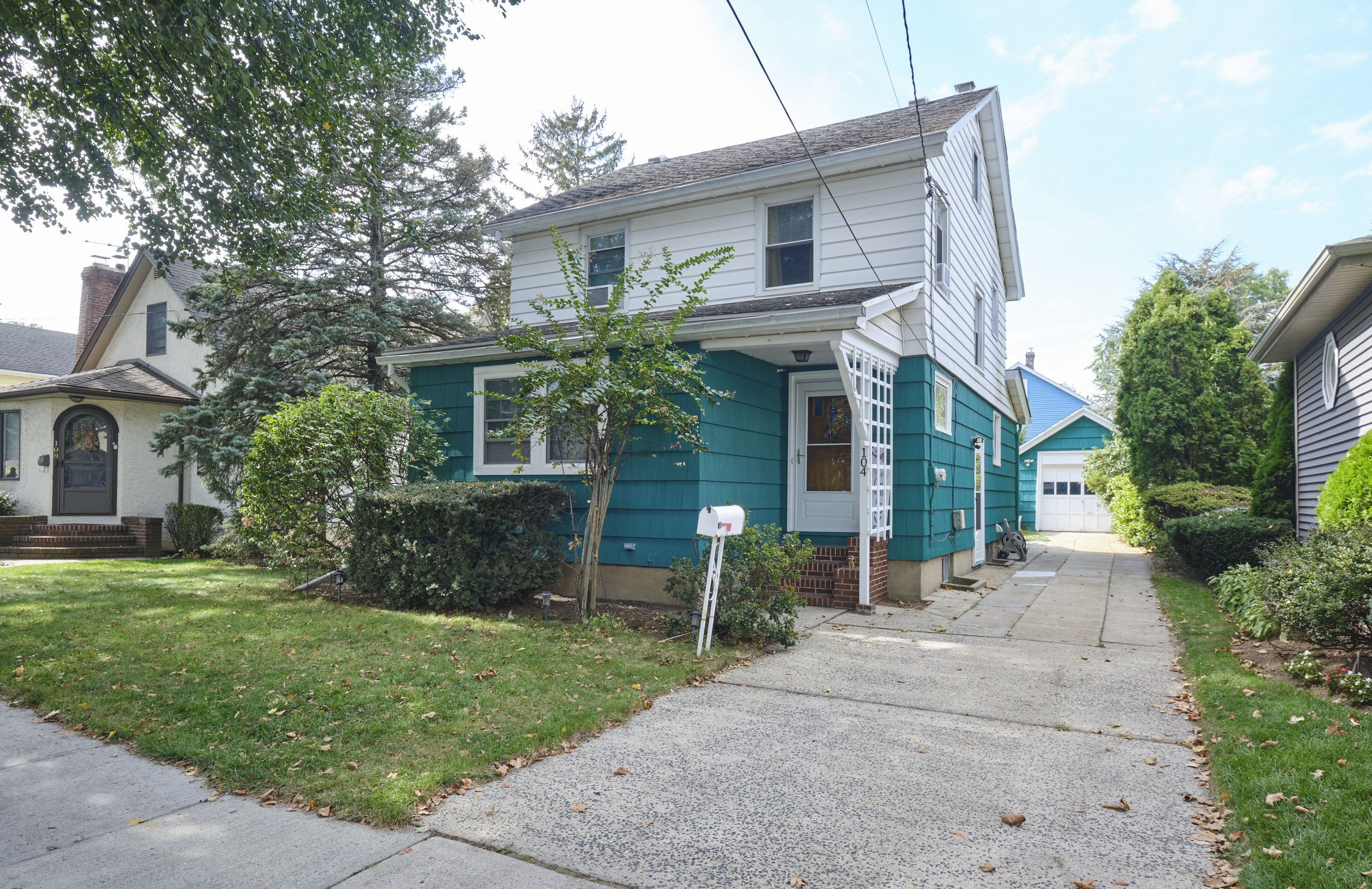 Floral Park, New York, 11001, United States, 3 Bedrooms Bedrooms, ,2 BathroomsBathrooms,Residential,For Sale,1974031
