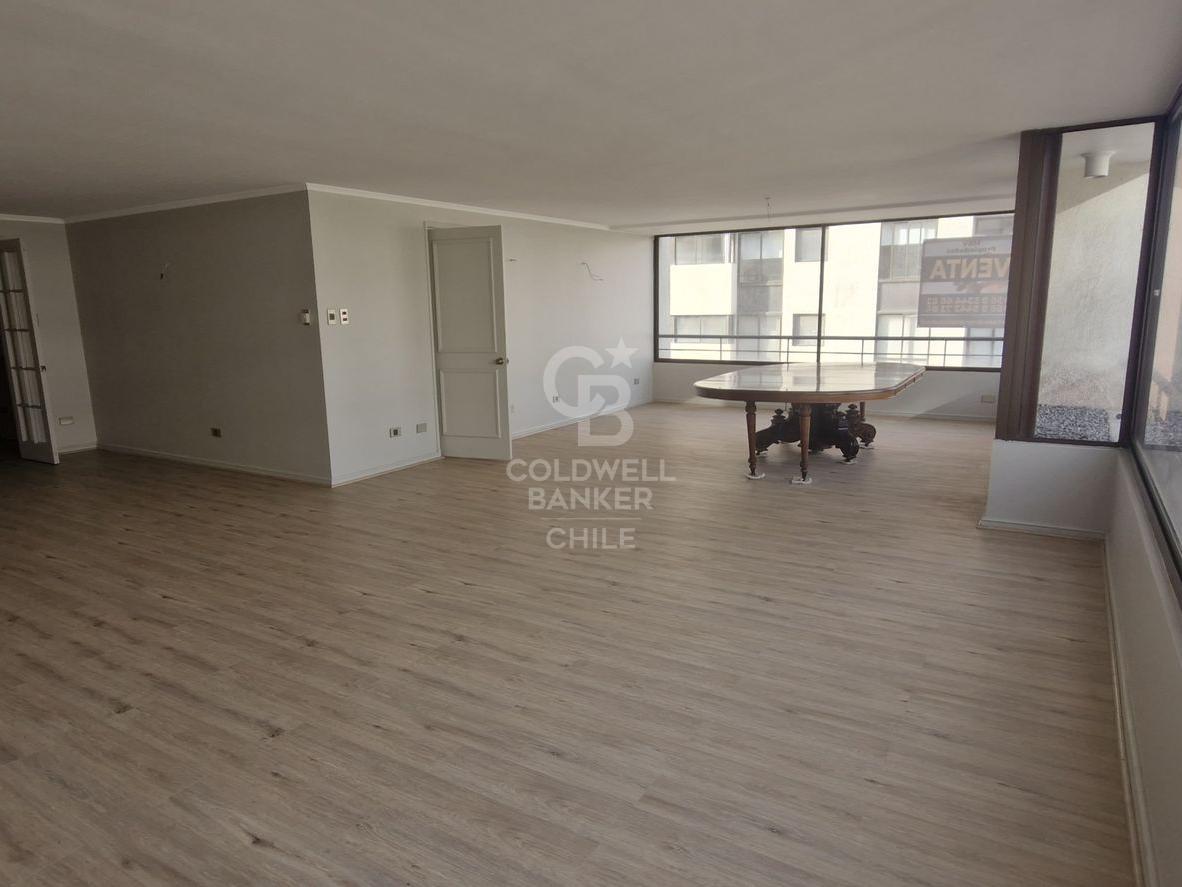 Las Condes, Chile, 3 Bedrooms Bedrooms, ,4 BathroomsBathrooms,Residential,For Sale,1908401