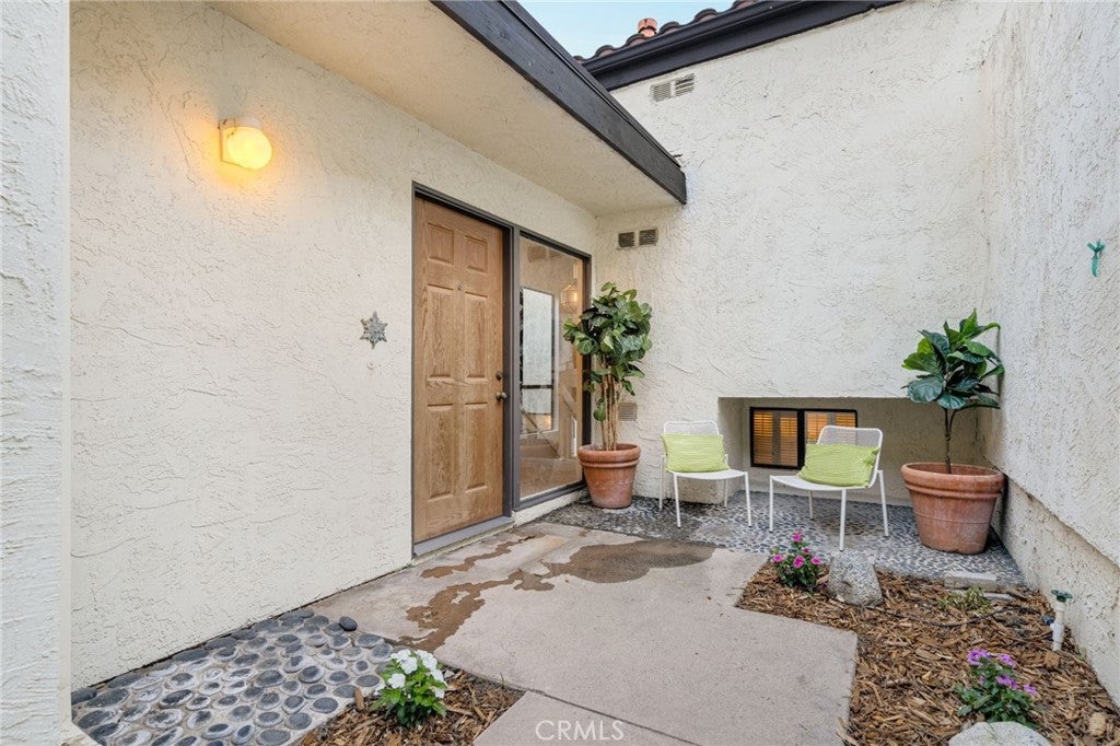 Glendale, California, 91206, United States, 2 Bedrooms Bedrooms, ,3 BathroomsBathrooms,Residential,For Sale,1941682