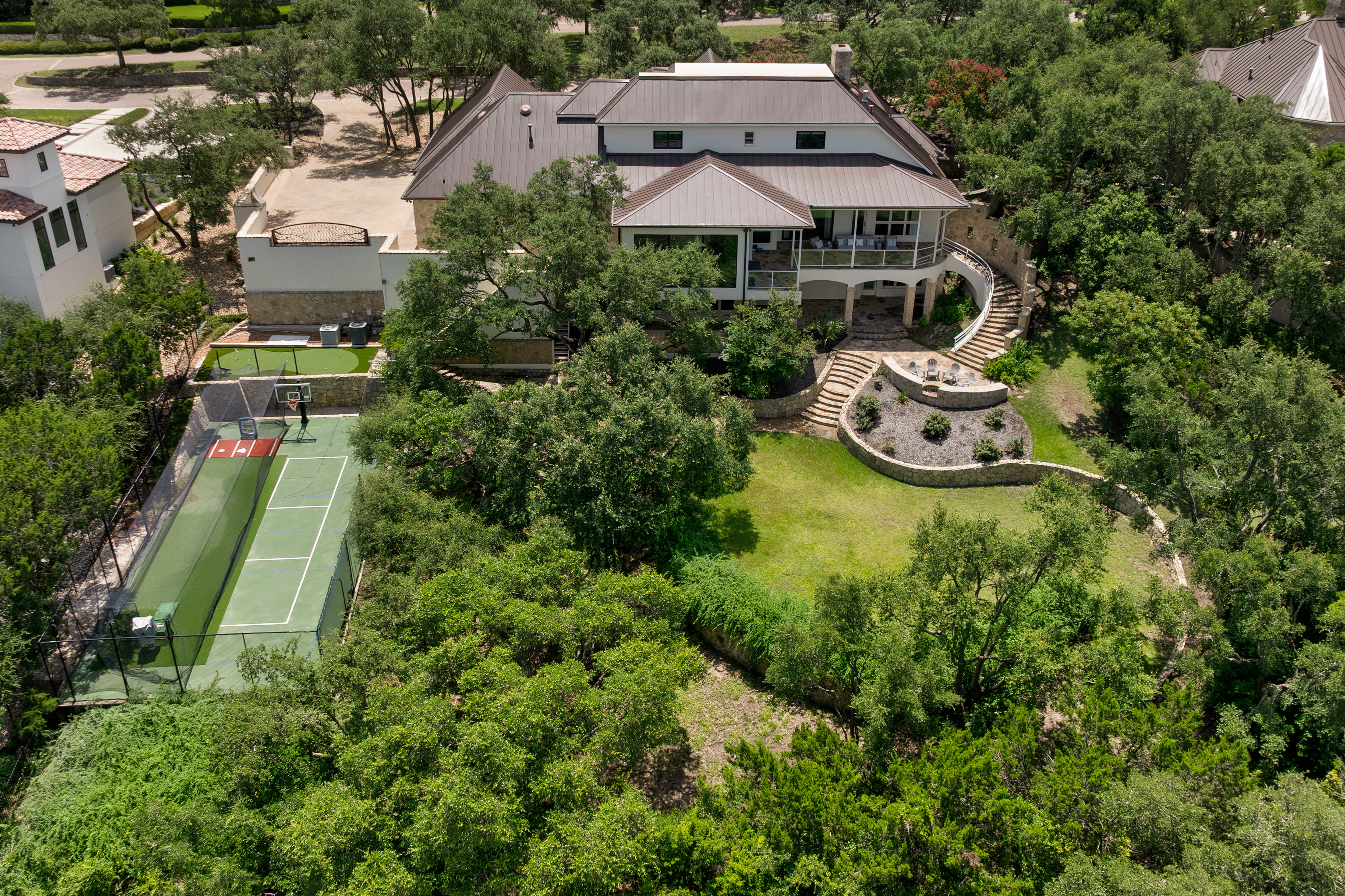  Luxury Living on Nearly an Acre in The Dominion - 物件實景