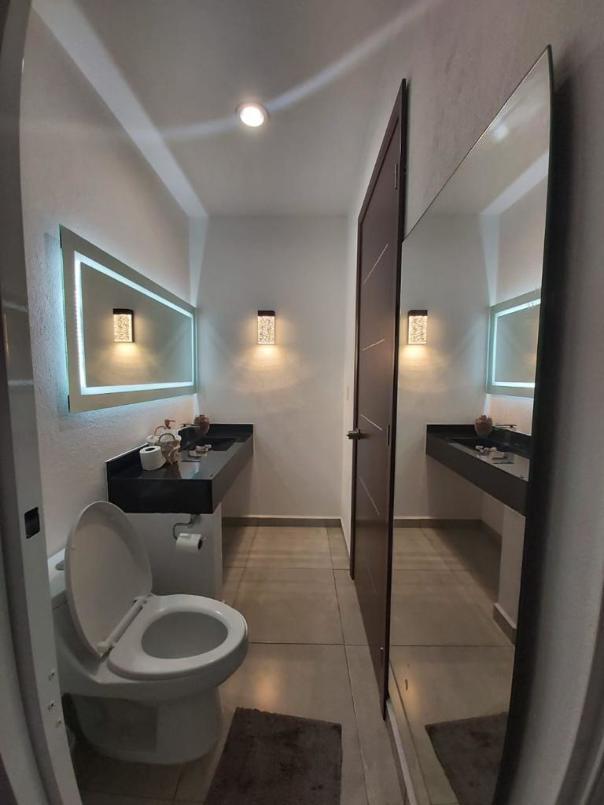 CERRADA DE NI?OS HEROES, Metepec, Estado de México, 52147, Mexico, 4 Bedrooms Bedrooms, ,4 BathroomsBathrooms,Residential,For Sale,CERRADA DE NI?OS HEROES,1441493