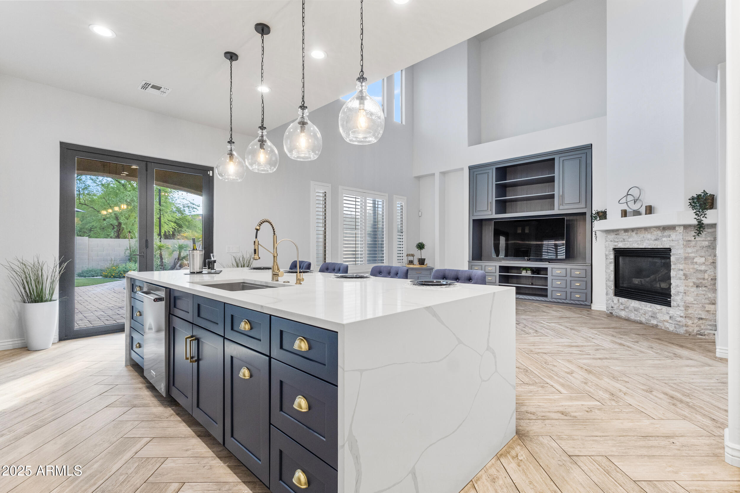 Phoenix, Arizona, 85050, United States, 5 Bedrooms Bedrooms, ,Residential,For Sale,1949706