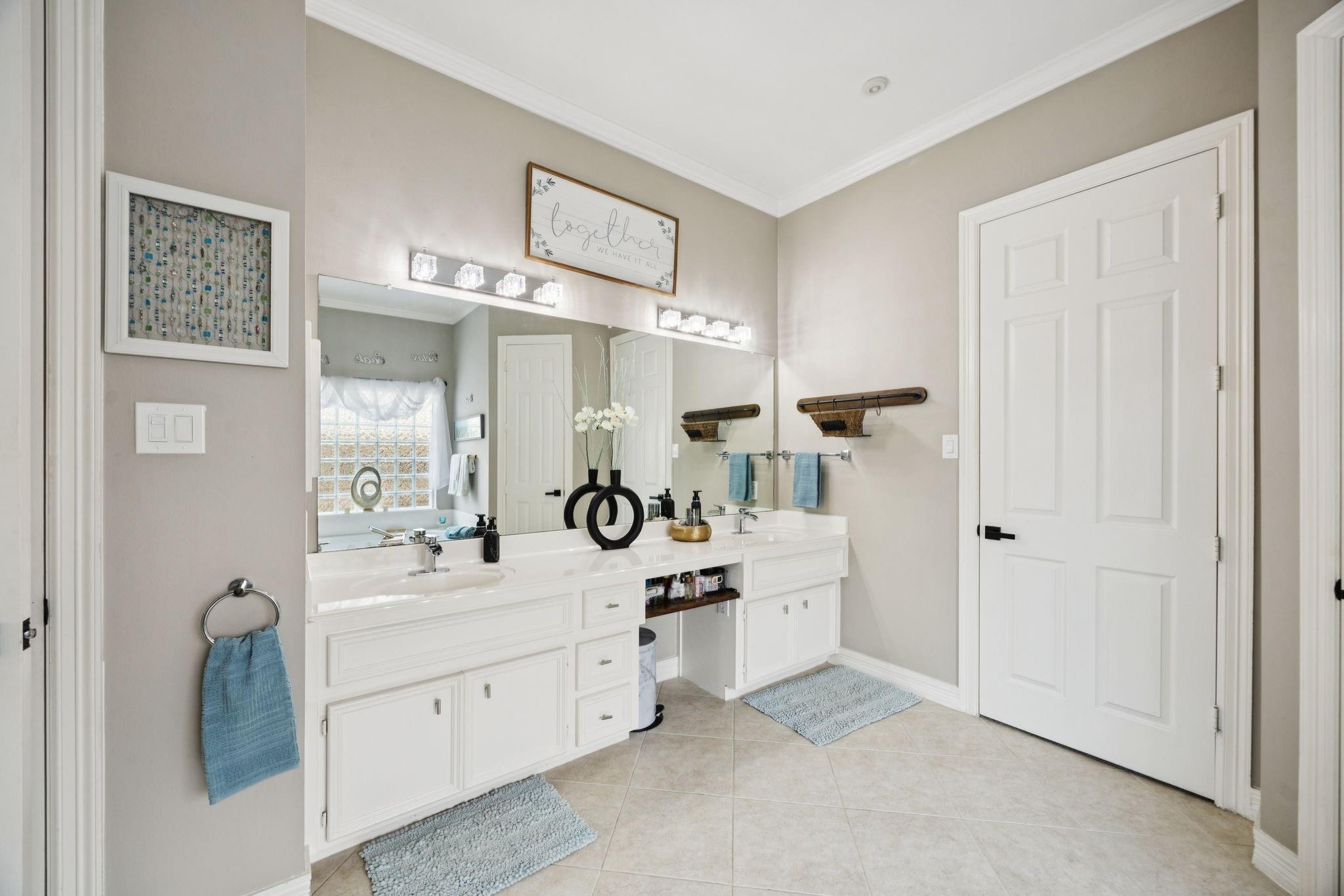 League City, Texas, 77573, United States, 5 Bedrooms Bedrooms, ,4 BathroomsBathrooms,Residential,For Sale,1868193