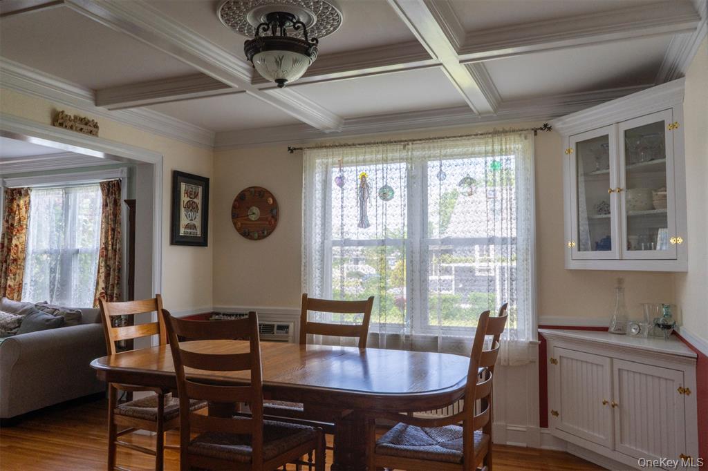 Lindenhurst, New York, 11757, United States, 5 Bedrooms Bedrooms, ,3 BathroomsBathrooms,Residential,For Sale,2049056