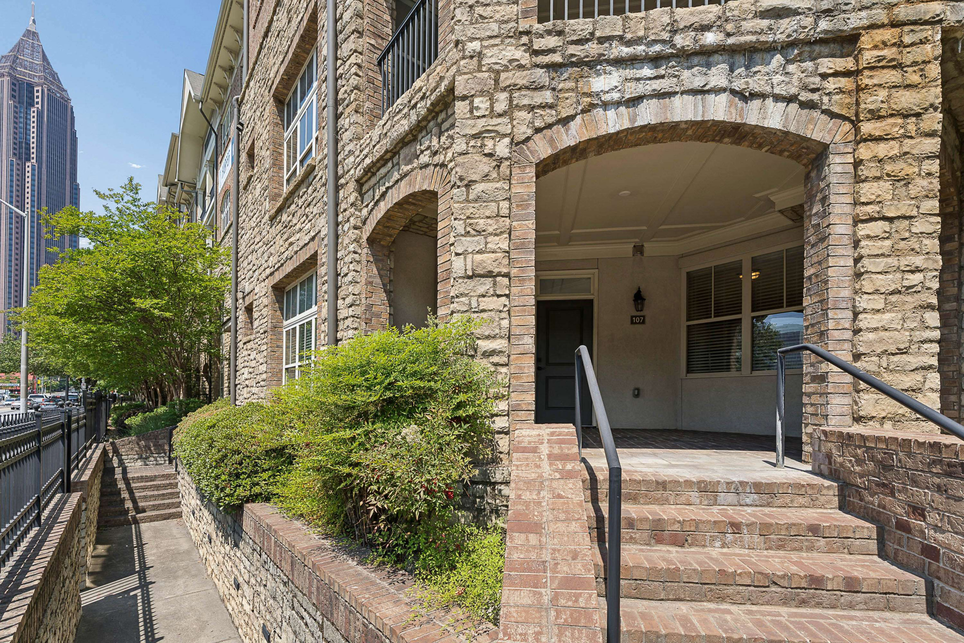  Exceptional Corner Residence in the Vibrant Heart of Midtown - 物件實景