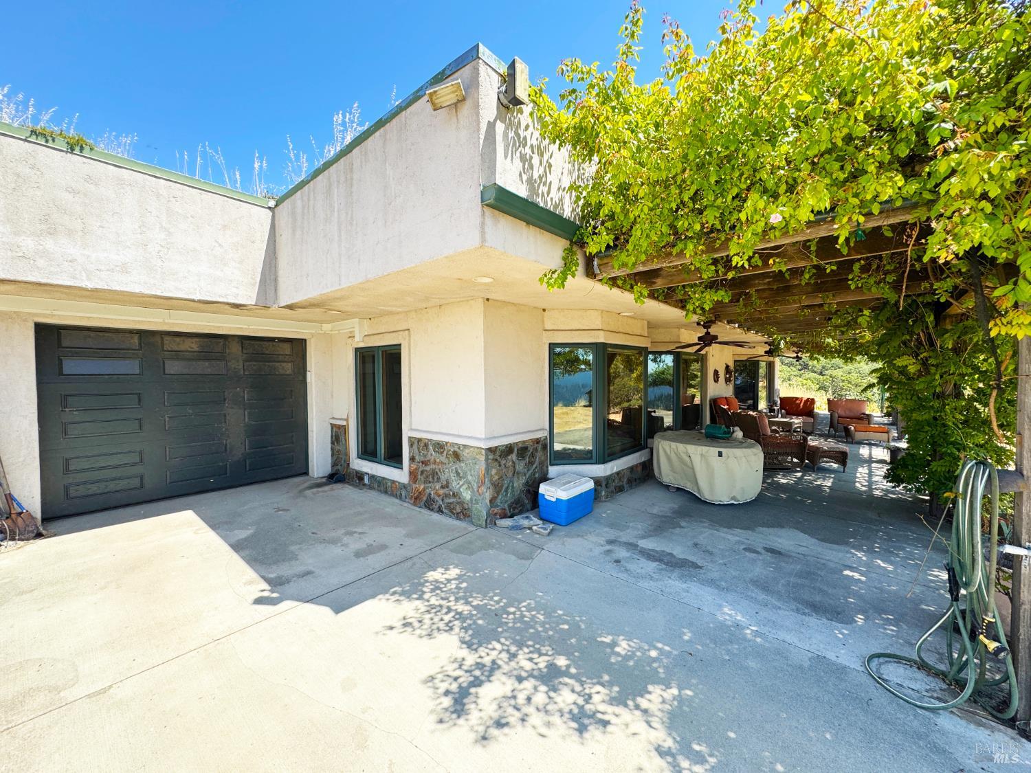 Garberville, California, 95542, United States, 3 Bedrooms Bedrooms, ,2 BathroomsBathrooms,Residential,For Sale,1914332