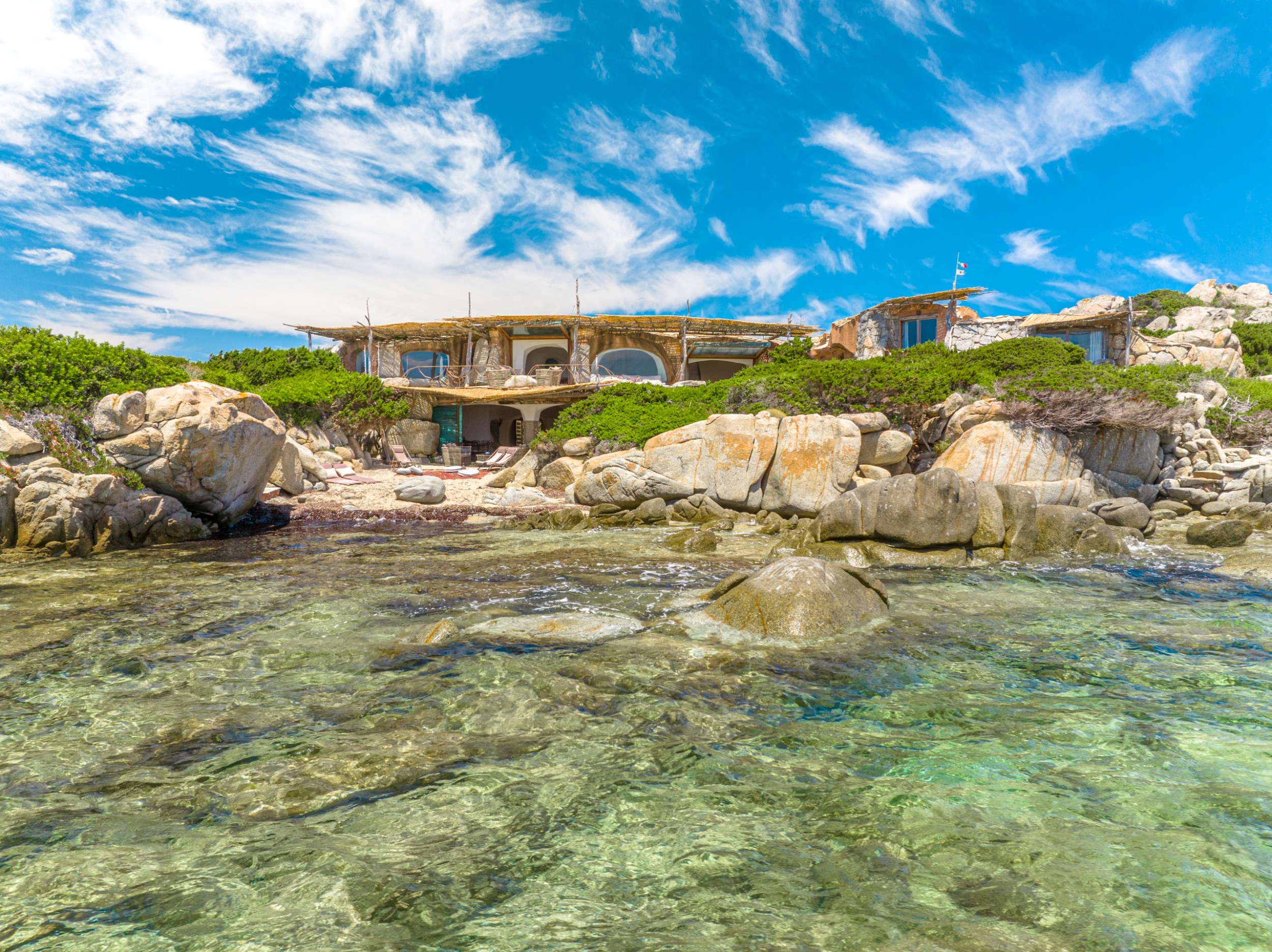  For sale : Waterfront property for sale - Private cove - Designed by Savin Coue… - 物件實景