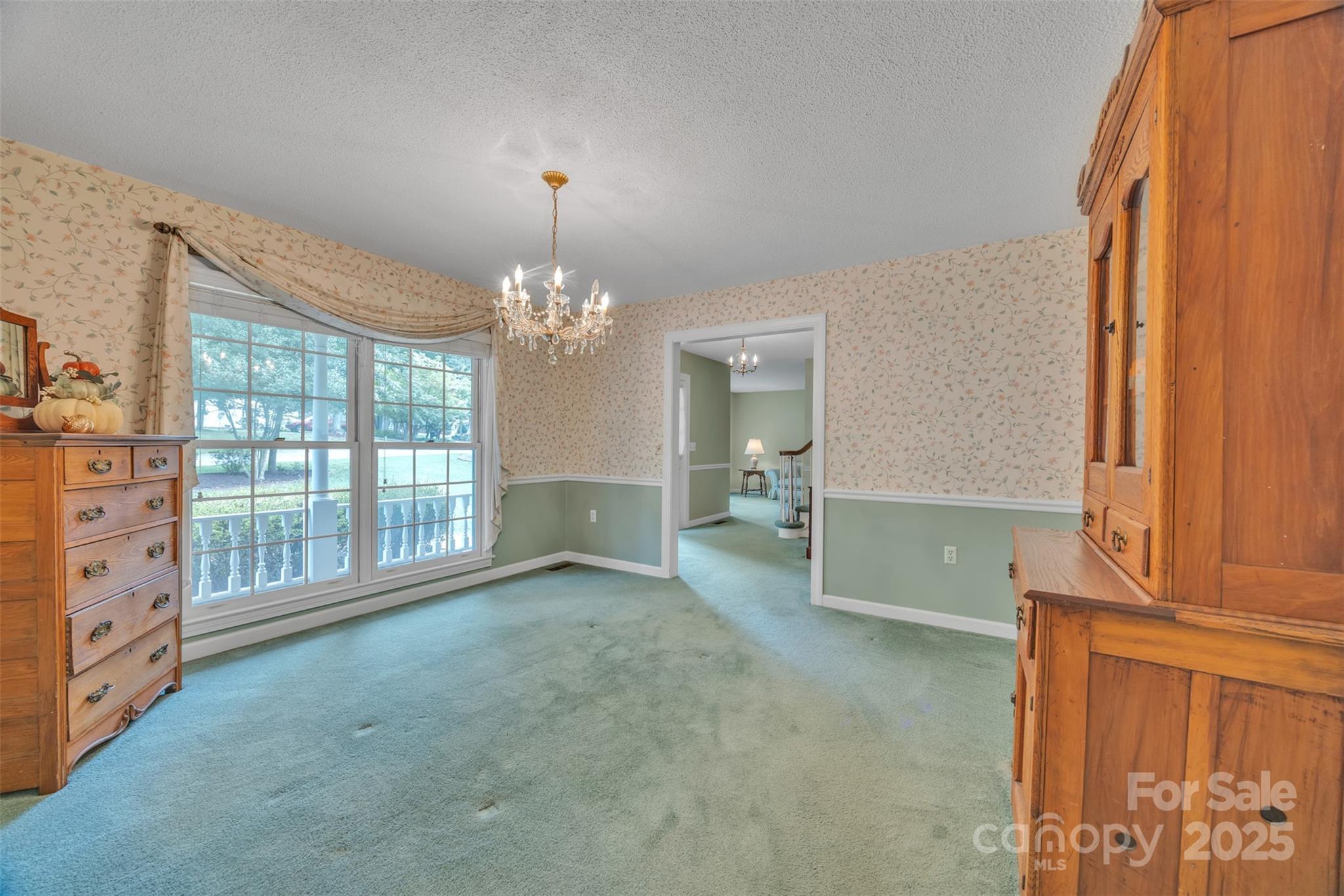 Hickory, North Carolina, 28601, United States, 5 Bedrooms Bedrooms, ,5 BathroomsBathrooms,Residential,For Sale,1941000