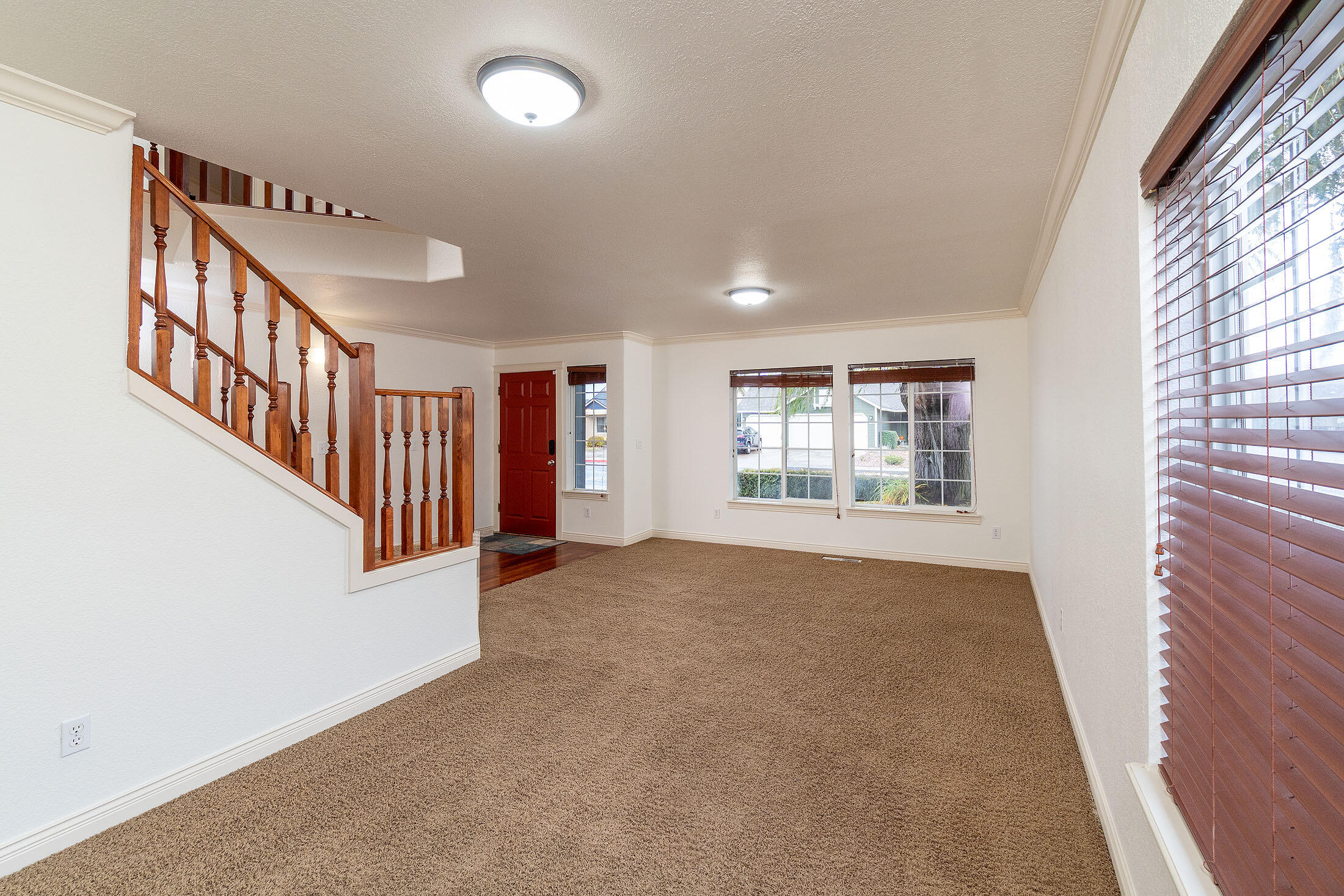 Redmond, Oregon, 97756, United States, 3 Bedrooms Bedrooms, ,3 BathroomsBathrooms,Residential,For Sale,1989039