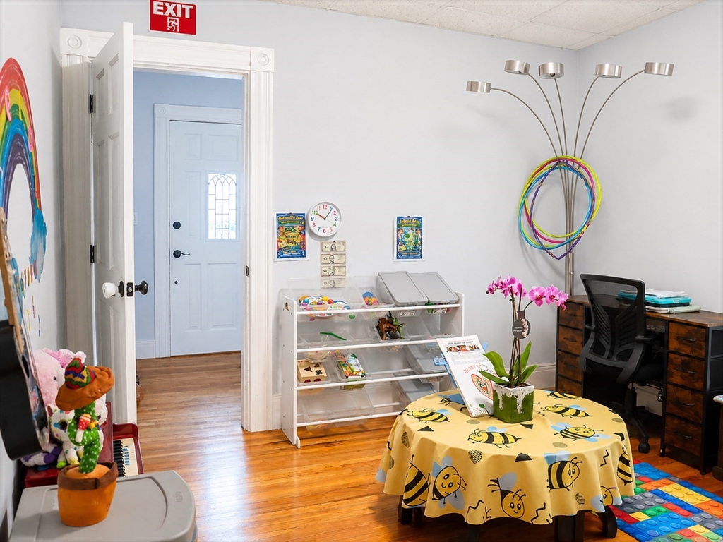 Lynn, Massachusetts, 01904, United States, 8 Bedrooms Bedrooms, ,4 BathroomsBathrooms,Residential,For Sale,2048098
