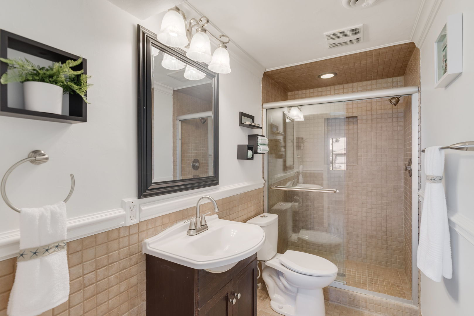 Antioch, Illinois, 60002, United States, 4 Bedrooms Bedrooms, ,4 BathroomsBathrooms,Residential,For Sale,1959229