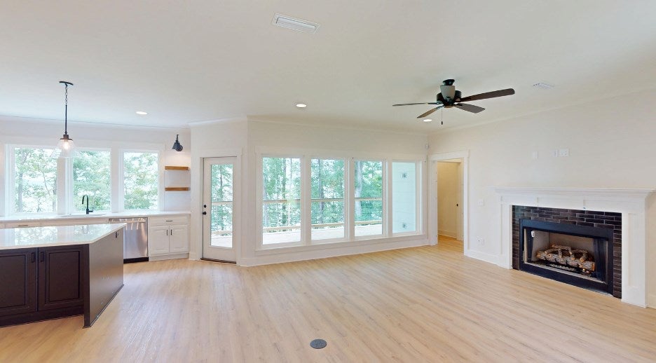 61 Memory Lane, Eufaula, Alabama, 36027, United States, 3 Bedrooms Bedrooms, ,4 BathroomsBathrooms,Residential,For Sale,61 Memory Lane,1623598