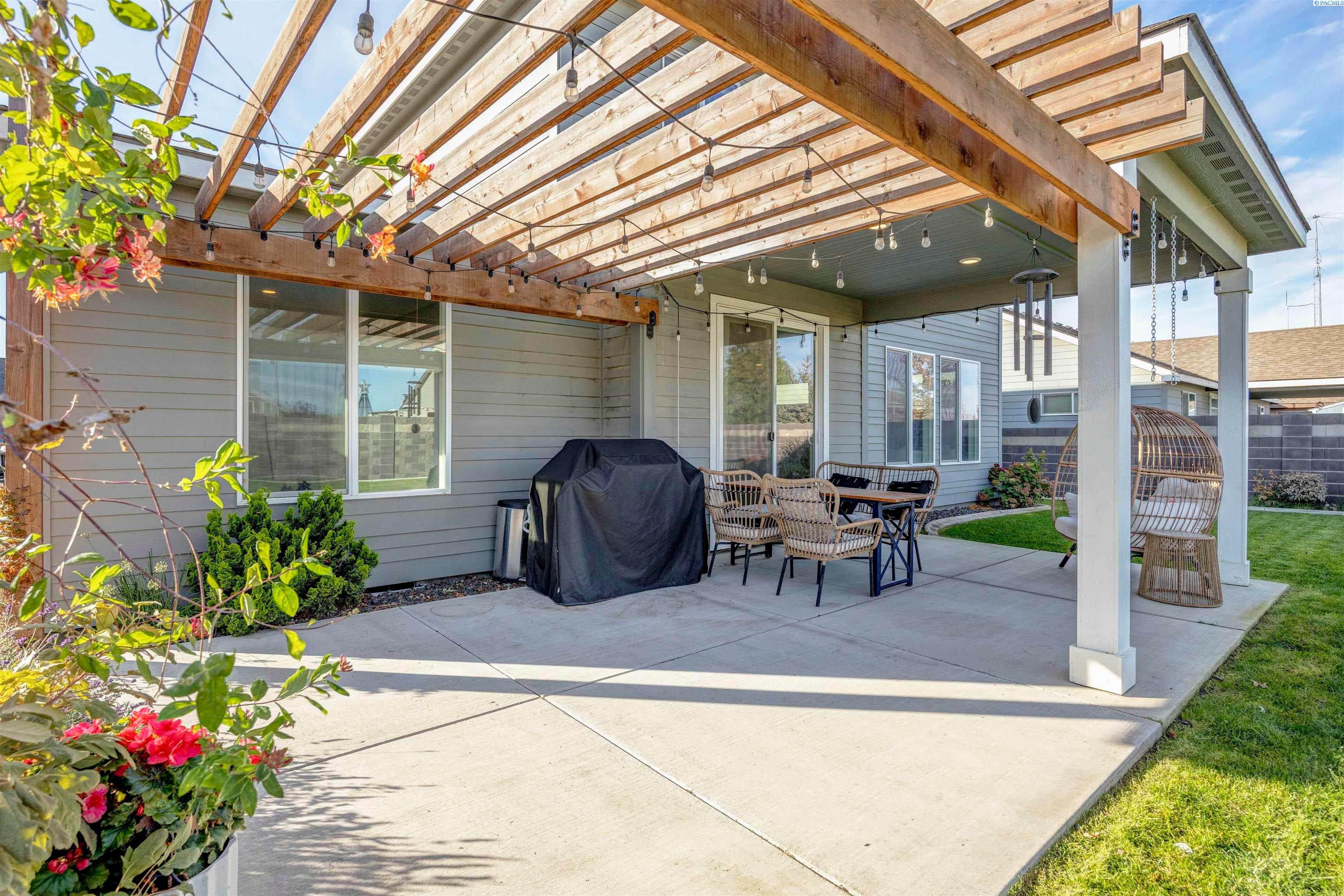 Pasco, Washington, 99301, United States, 3 Bedrooms Bedrooms, ,3 BathroomsBathrooms,Residential,For Sale,1977016