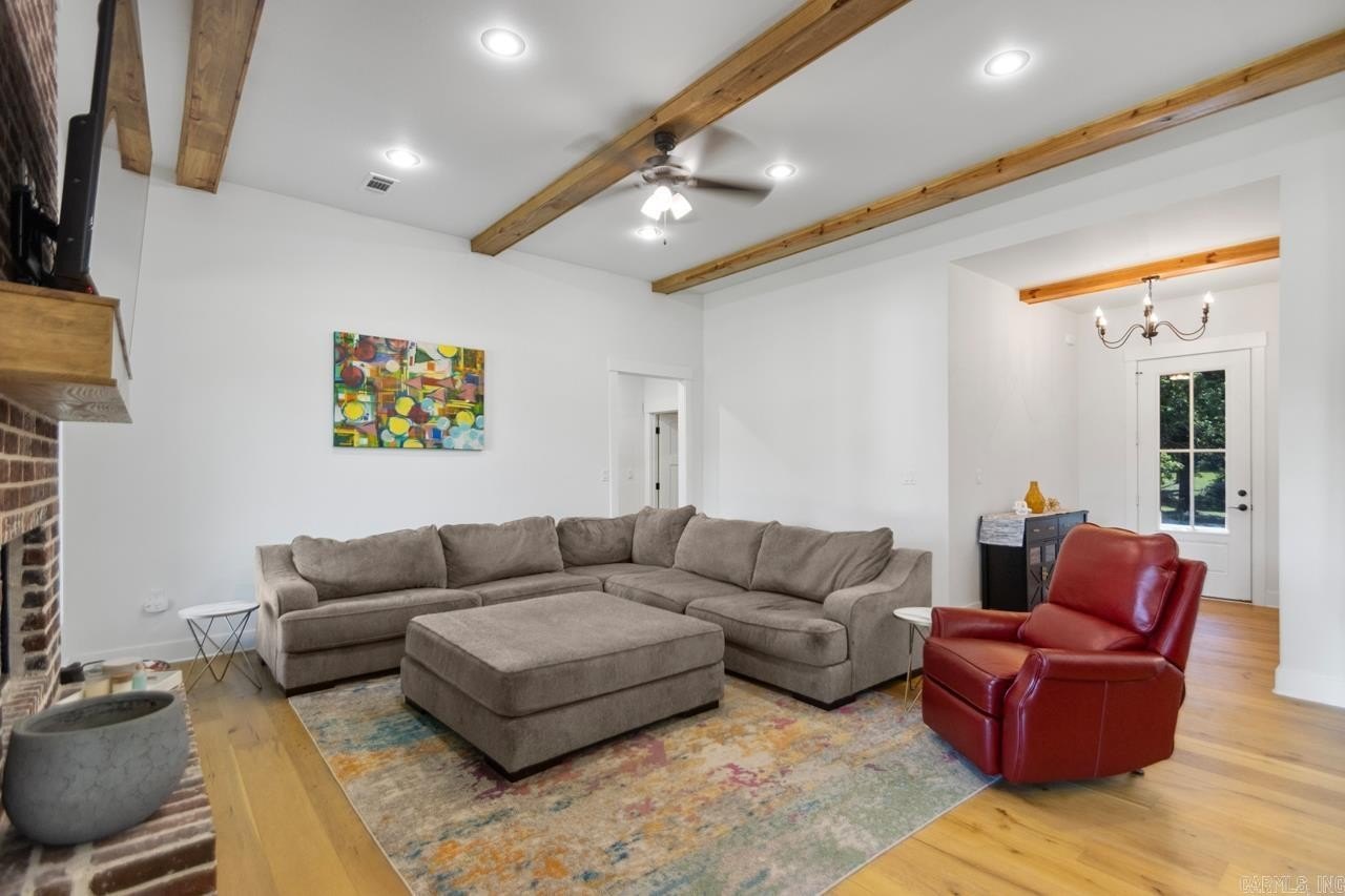 Benton, Arkansas, 72019, United States, 4 Bedrooms Bedrooms, ,3 BathroomsBathrooms,Residential,For Sale,1929147