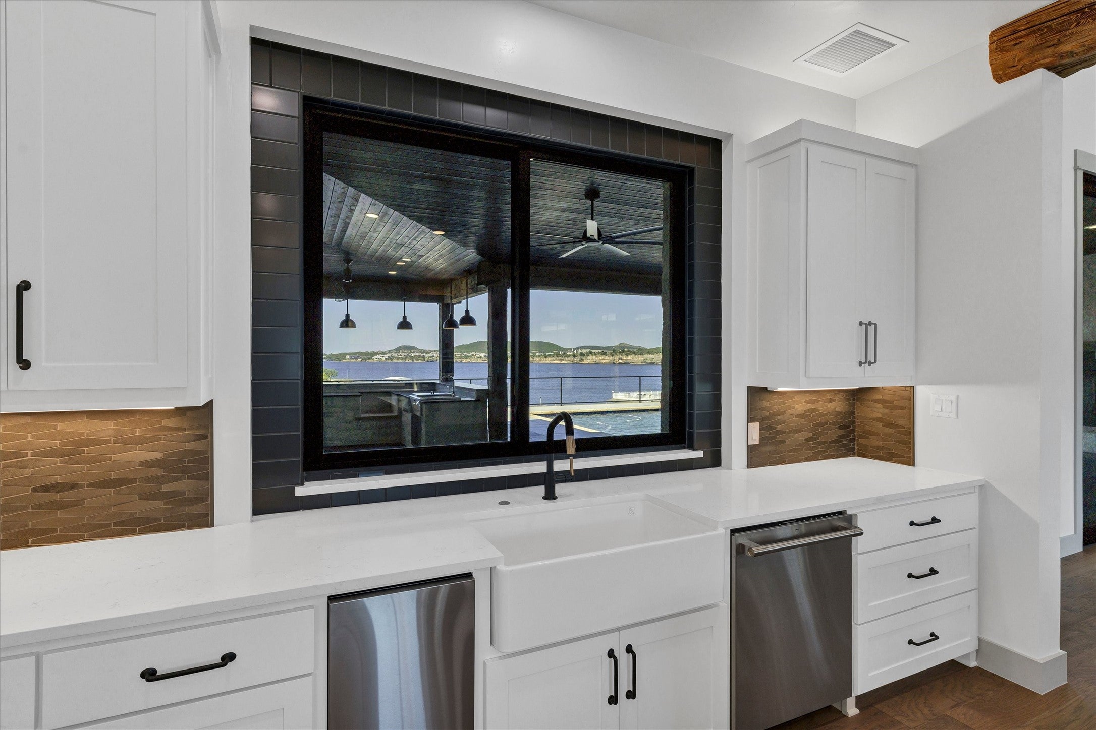 Graford, Texas, 76449, United States, 5 Bedrooms Bedrooms, ,6 BathroomsBathrooms,Residential,For Sale,1980224