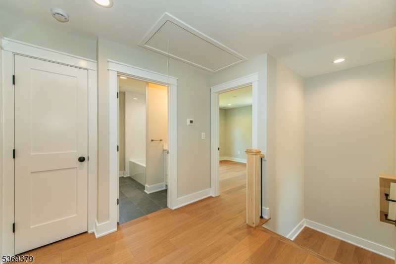 Essex Fells Twp., New Jersey, 07021, United States, 4 Bedrooms Bedrooms, ,4 BathroomsBathrooms,Residential,For Sale,1885303