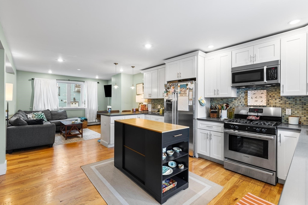 Boston, Massachusetts, 02129, United States, 5 Bedrooms Bedrooms, ,2 BathroomsBathrooms,Residential,For Sale,1890648