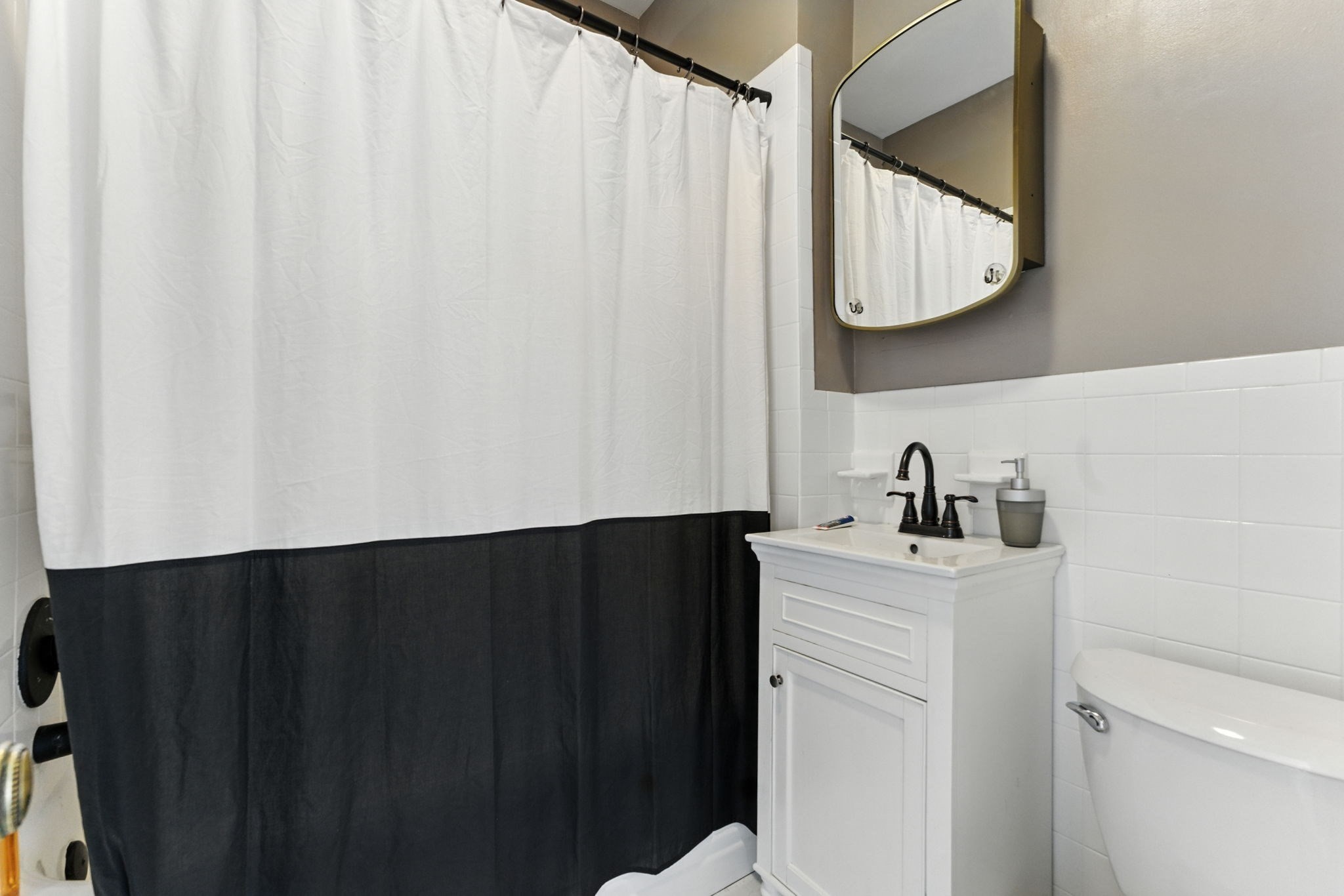 Malden, Massachusetts, 02148, United States, 3 Bedrooms Bedrooms, ,Residential,For Sale,1980129