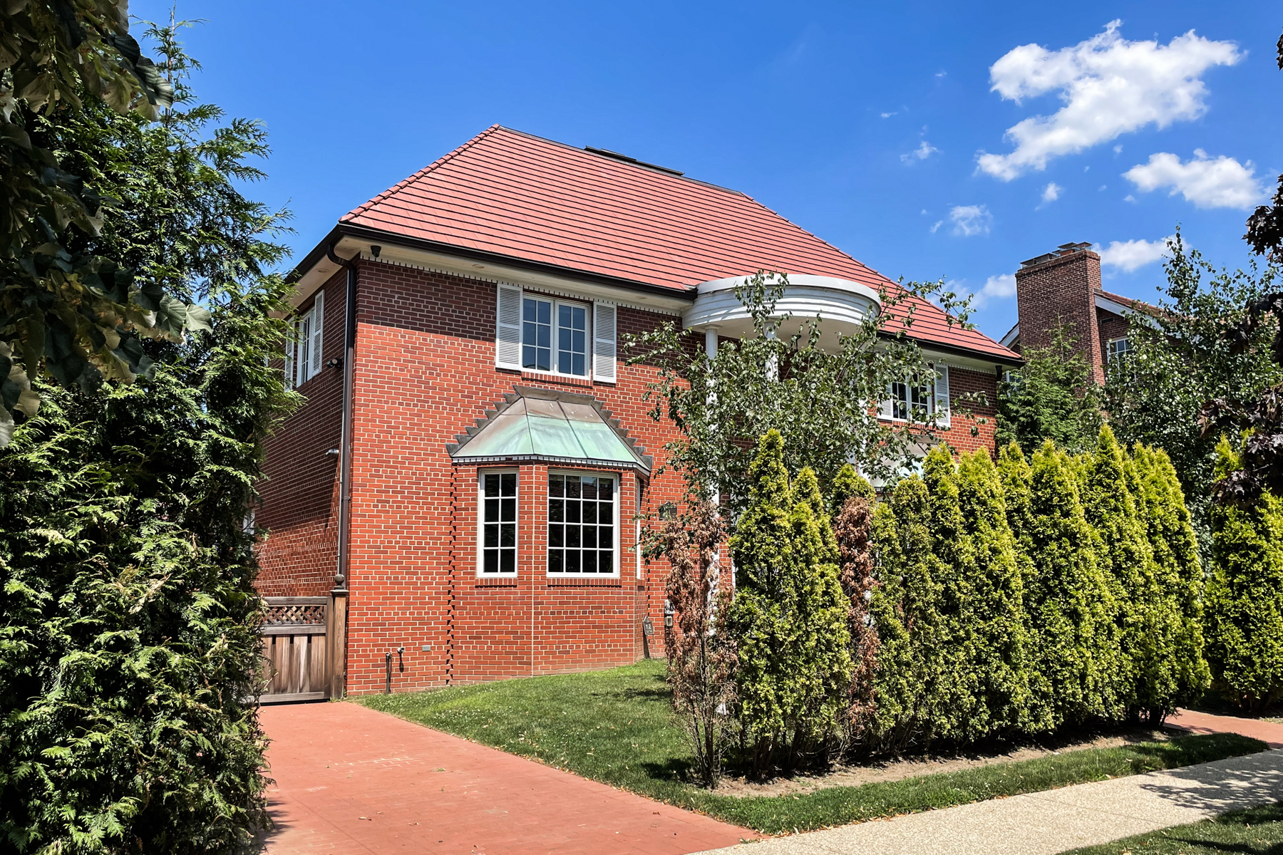  ?GREEK REVIVAL CENTER HALL COLONIAL? - 物件實景