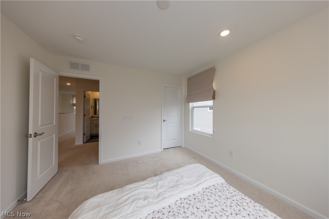 Aurora, Ohio, 44202, United States, 3 Bedrooms Bedrooms, ,3 BathroomsBathrooms,Residential,For Sale,2030773