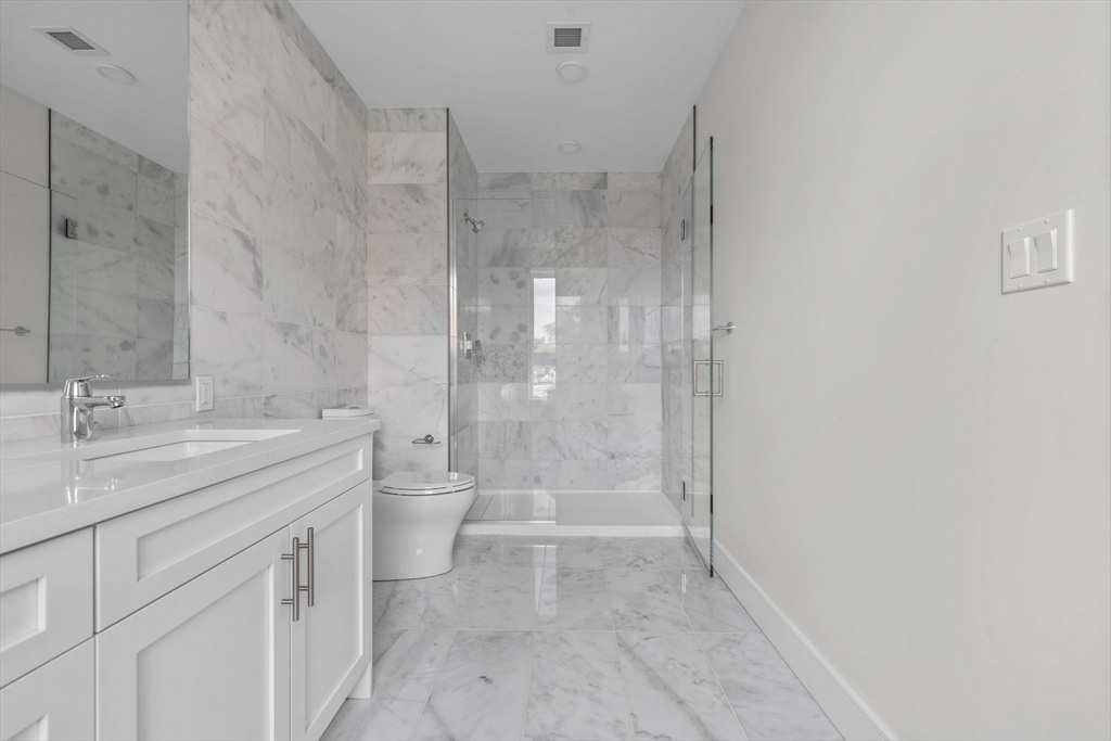 Boston, Massachusetts, 02128, United States, 2 Bedrooms Bedrooms, ,2 BathroomsBathrooms,Residential,For Sale,1942738