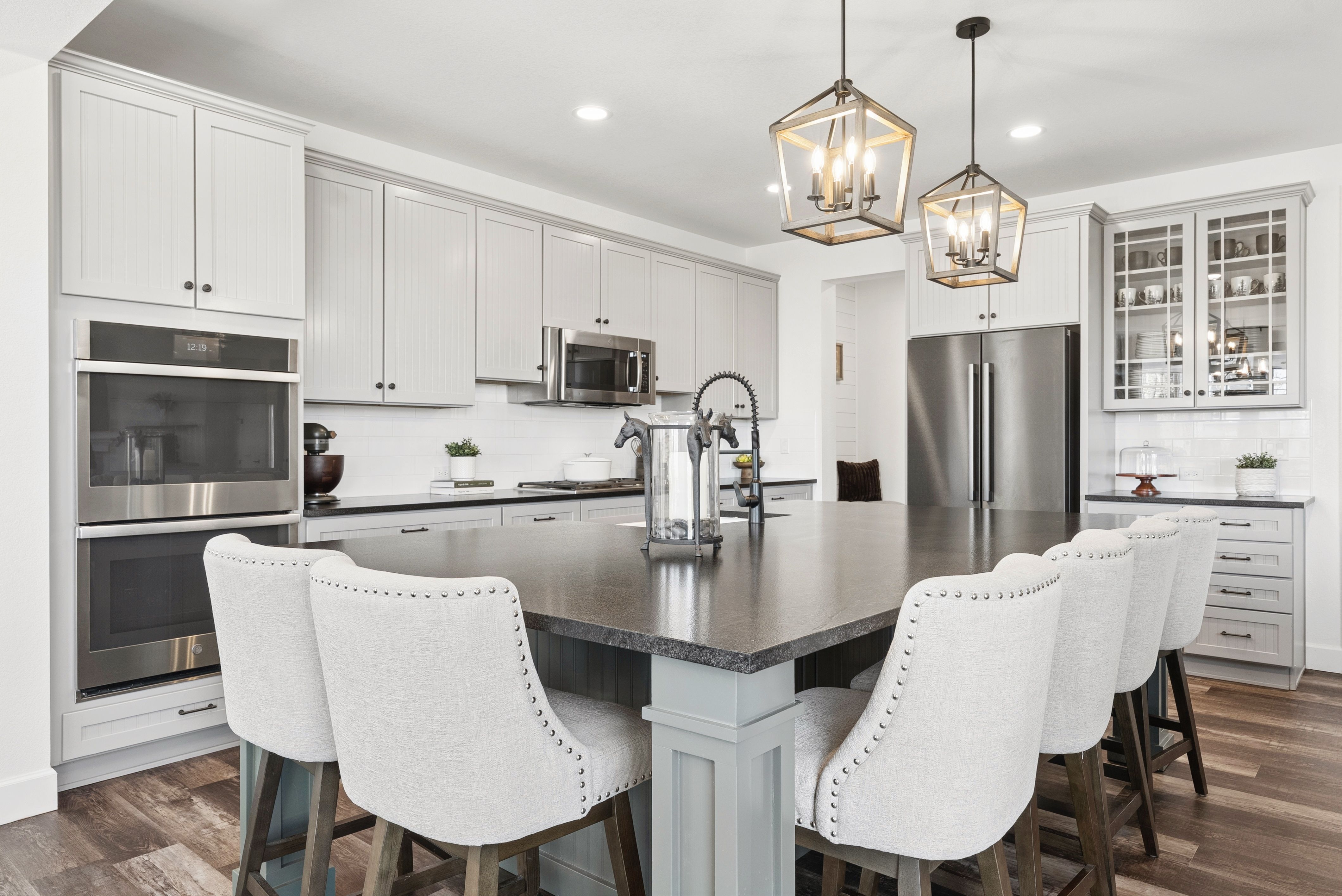  Newer construction, thoughtful design, and beautifully scaled spaces - 物件實景