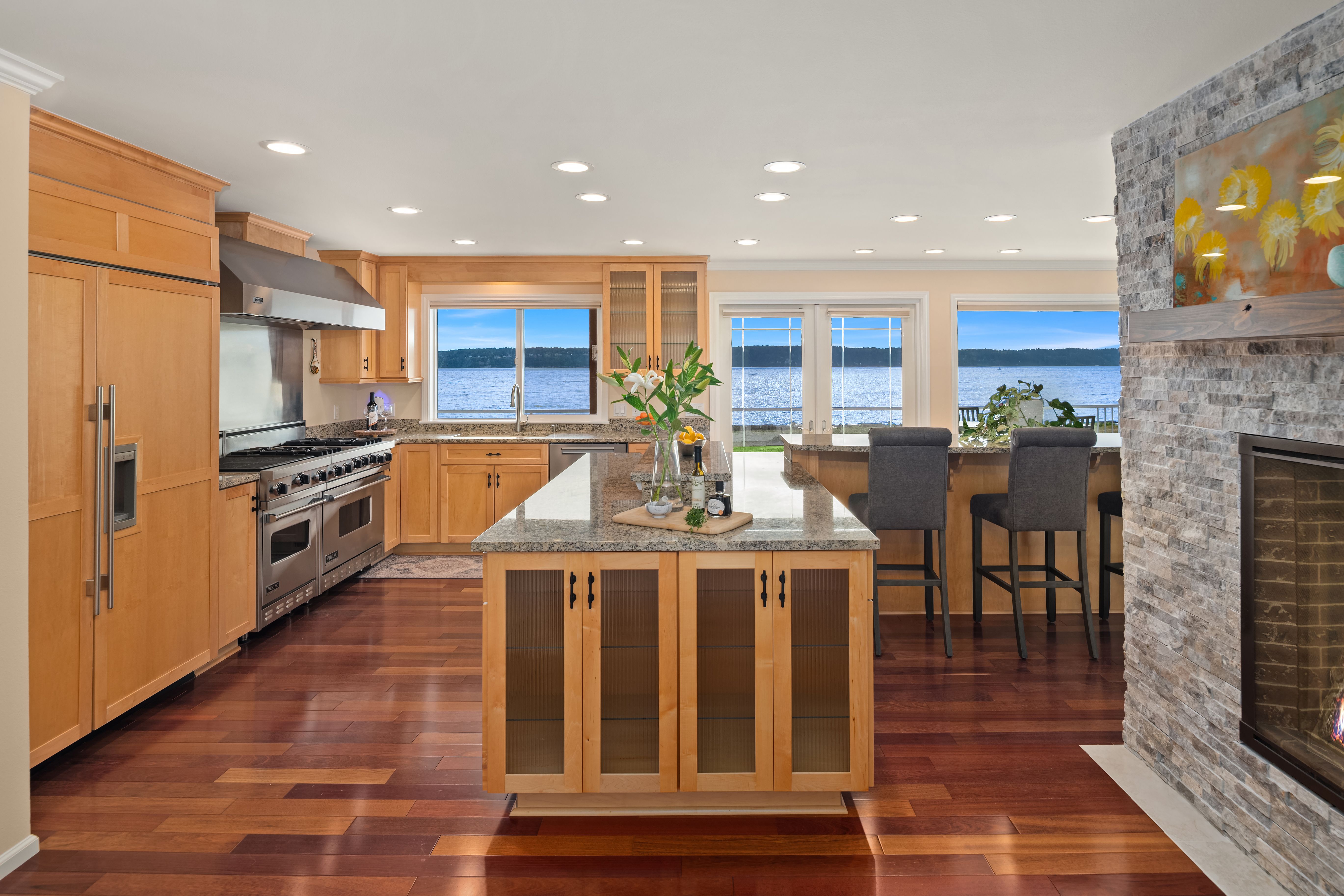  2106 Breezy Point Rd, Camano, WA 98282 - 物件實景
