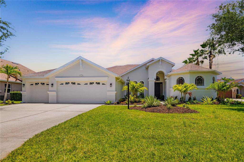 University Park, Florida, 34201, United States, 4 Bedrooms Bedrooms, ,4 BathroomsBathrooms,Residential,For Sale,1876189